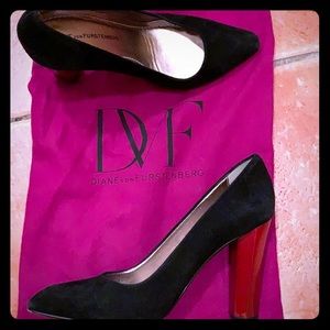 Diane von Furstenberg suede pumps